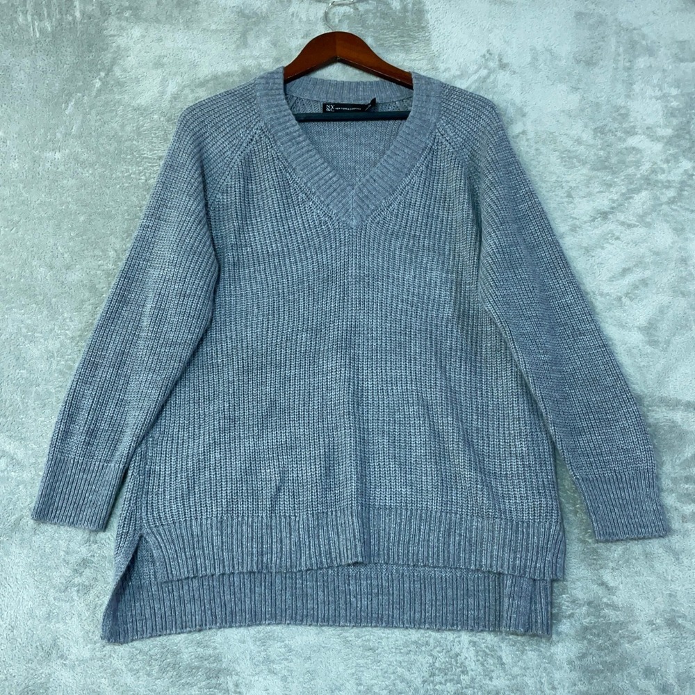 New York & Company Women's L Gray V-Neck Ribbed Knit Sweater Acrylic